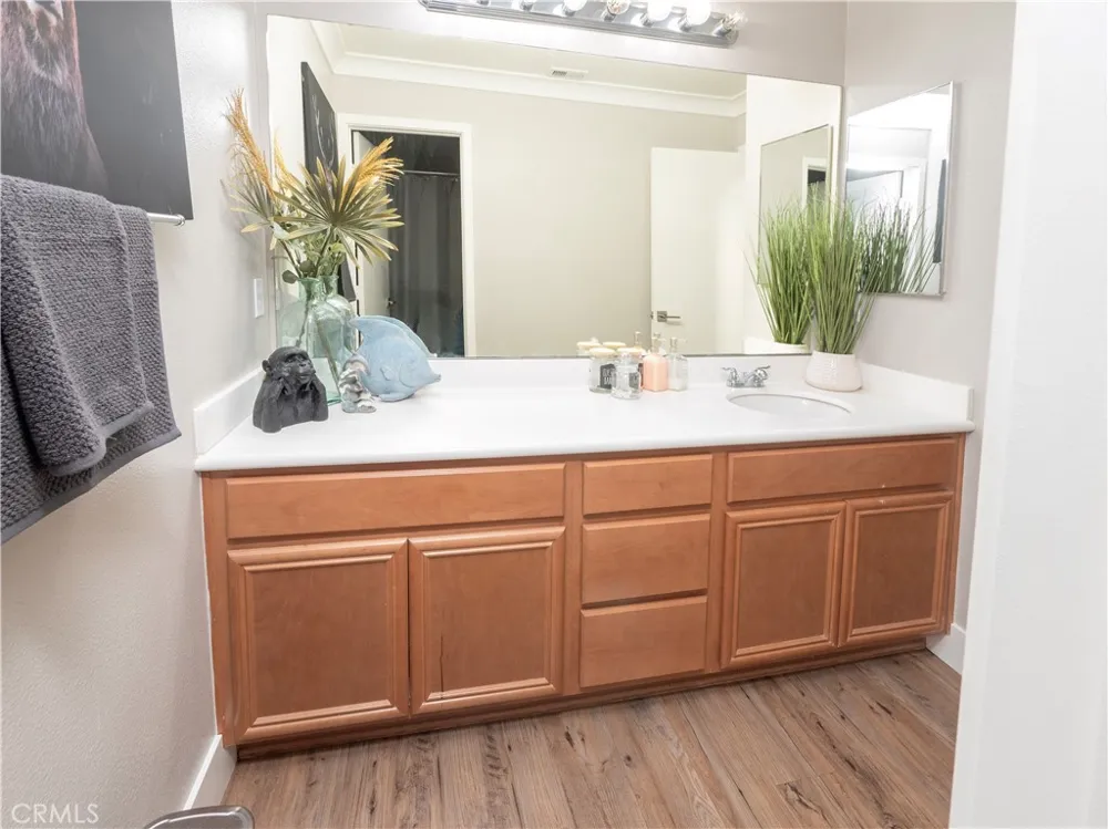 15723 Parkhouse Fontana, CA 92336