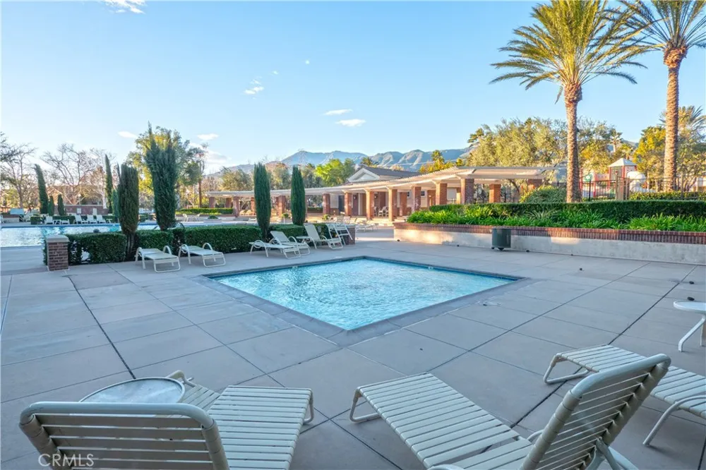 15723 Parkhouse Fontana, CA 92336