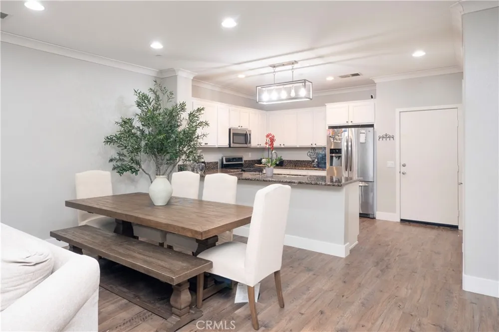 15723 Parkhouse Fontana, CA 92336