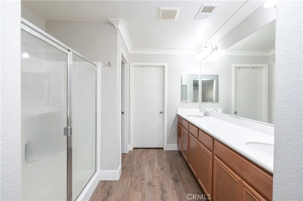 15723 Parkhouse Fontana, CA 92336