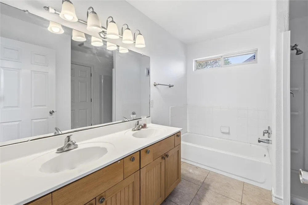 201 Green Oaks Loop Fredericksburg, TX 78624