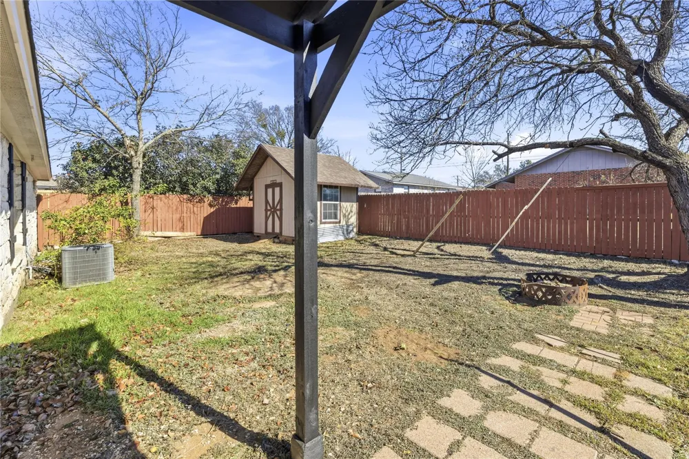 201 Green Oaks Loop Fredericksburg, TX 78624