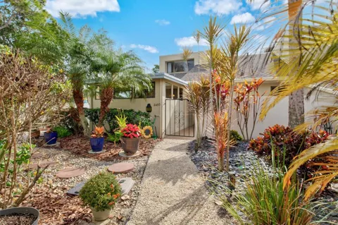 2453 CRISPIN COURT #F4