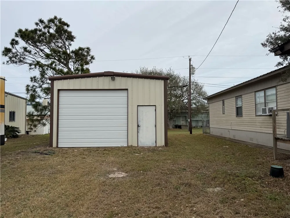 32 Palm Drive Port O'Connor, TX 77982