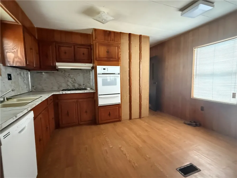 32 Palm Drive Port O'Connor, TX 77982