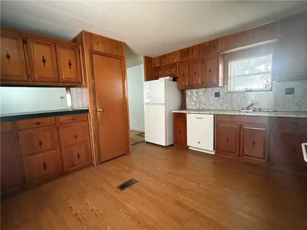 32 Palm Drive Port O'Connor, TX 77982