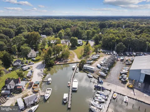 1462 SNUG HARBOR ROAD