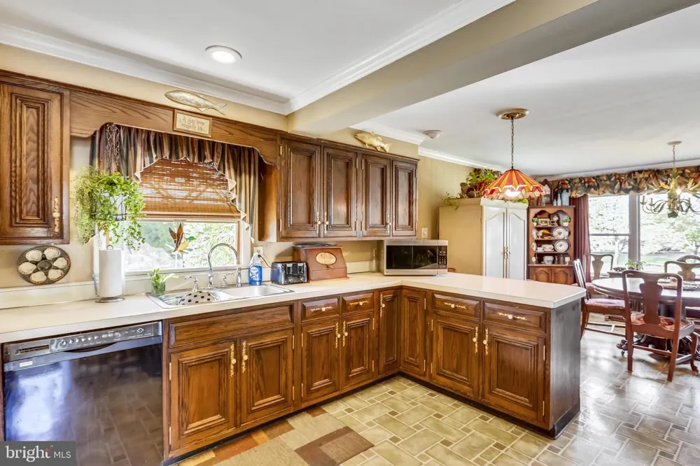 1462 SNUG HARBOR ROAD Shady Side, MD 20764