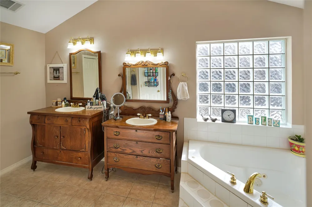 120 Rainbow Cove Holly Lake Ranch, TX 75765