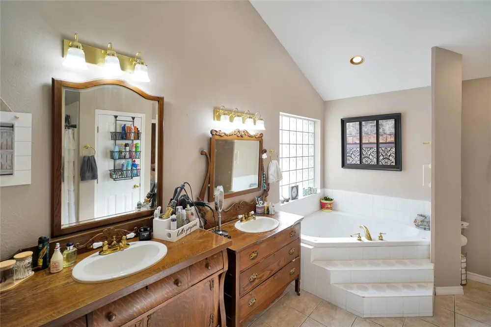 120 Rainbow Cove Holly Lake Ranch, TX 75765