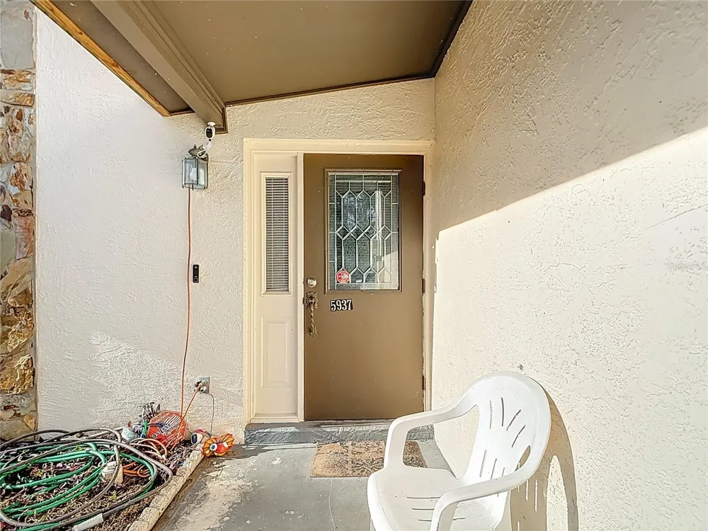 5937 FOREST LANE Zephyrhills, FL 33542