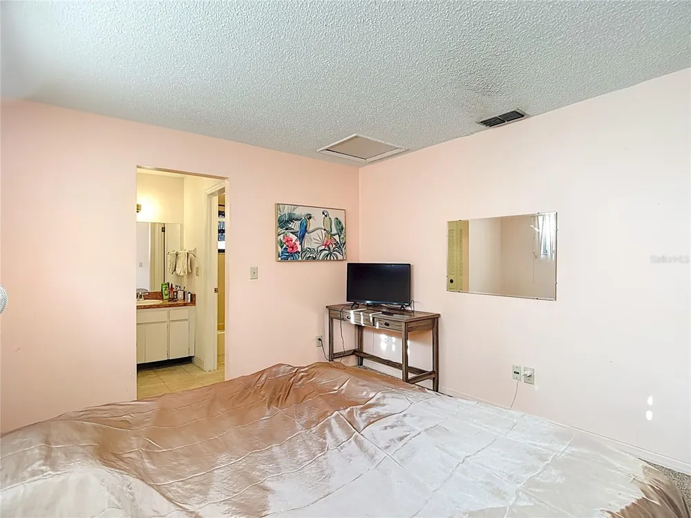 5937 FOREST LANE Zephyrhills, FL 33542