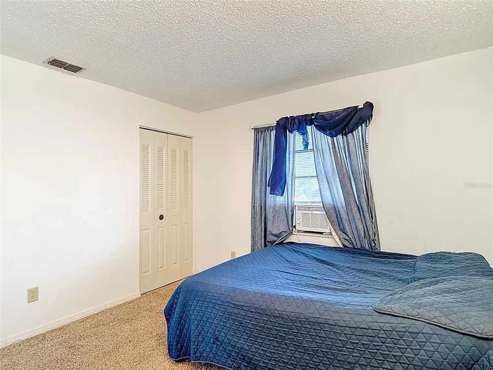 5937 FOREST LANE Zephyrhills, FL 33542