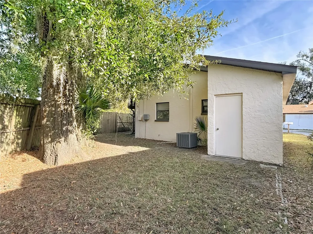 5937 FOREST LANE Zephyrhills, FL 33542