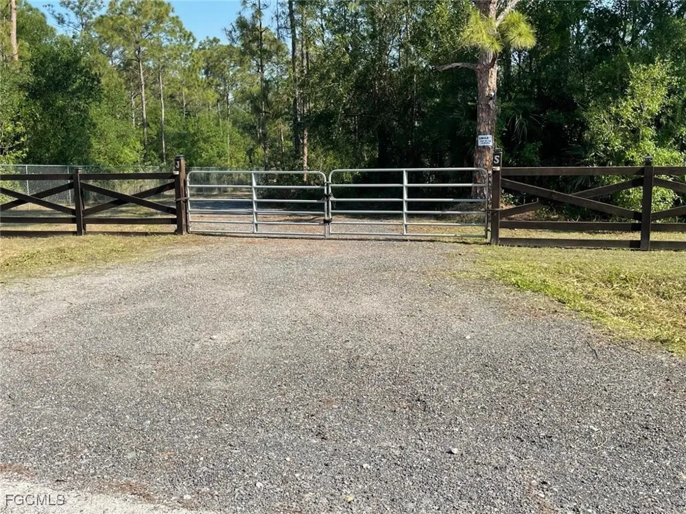 PINE CONE AVENUE Montura Ranches, FL 33440