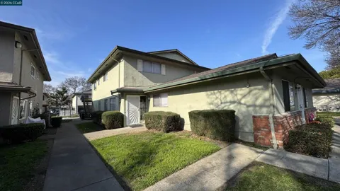 2122 Peppertree Way #2