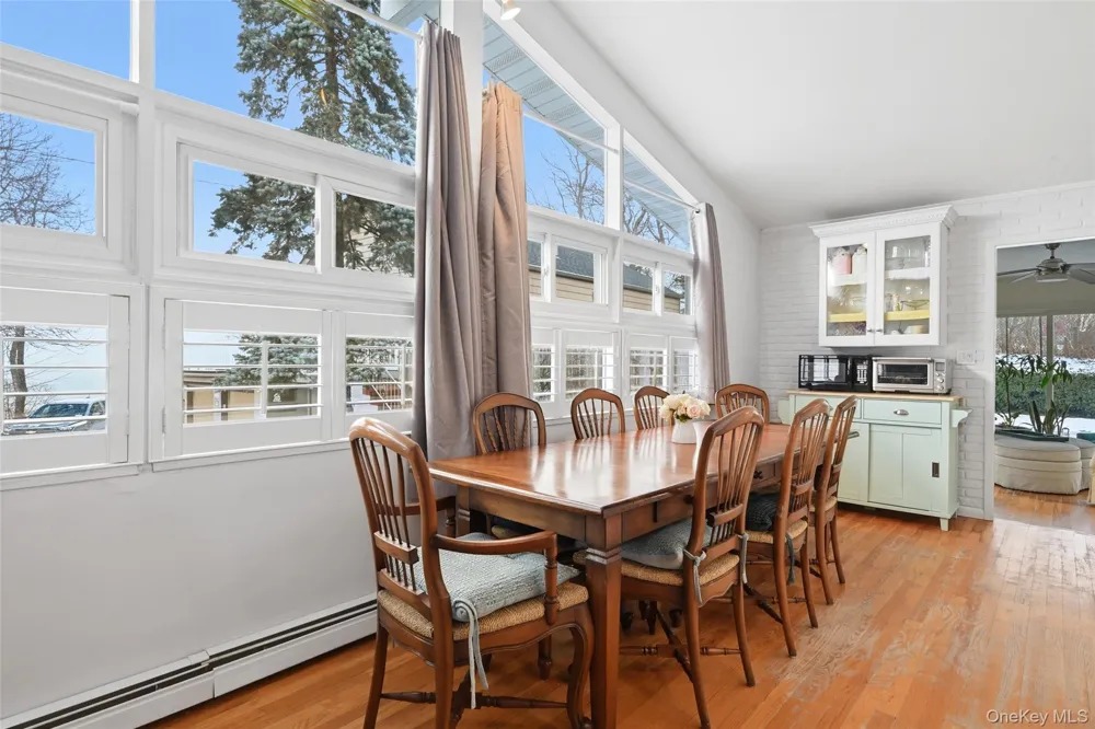 36 Oak Lane Wading River, NY 11792