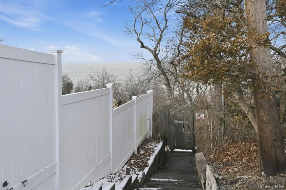 36 Oak Lane Wading River, NY 11792