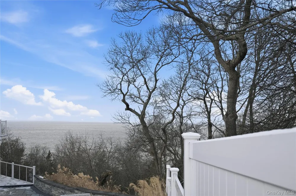 36 Oak Lane Wading River, NY 11792