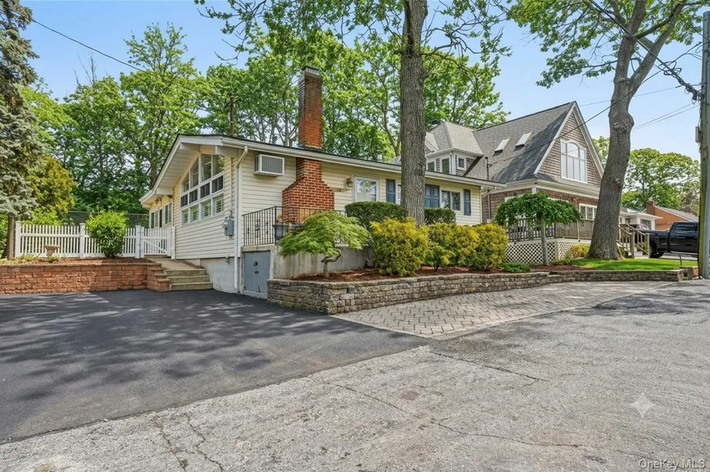 36 Oak Lane Wading River, NY 11792