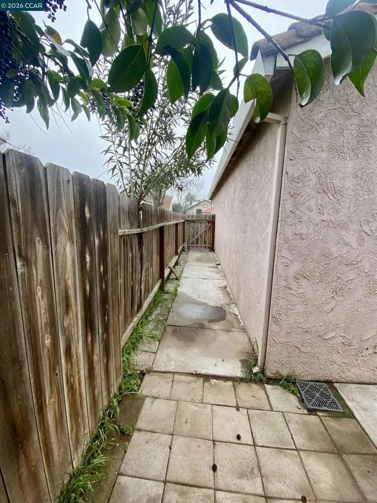 1729 Alum Rock Ct Modesto, CA 95358