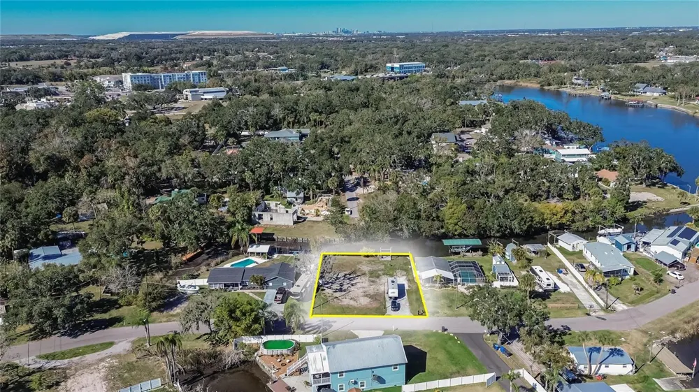 8615 PARKWAY CIRCLE Riverview, FL 33569