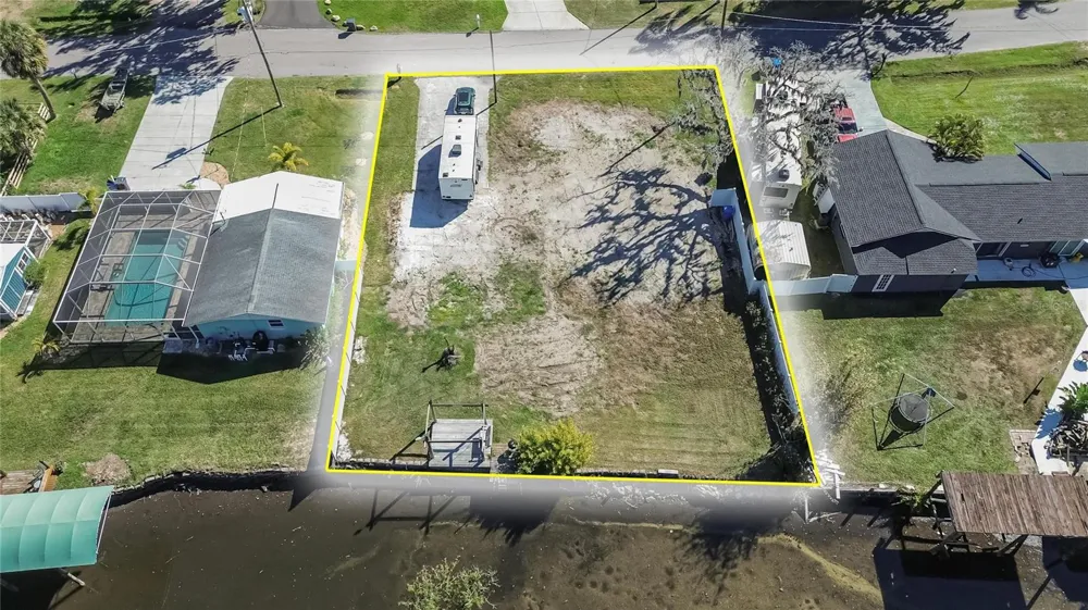 8615 PARKWAY CIRCLE Riverview, FL 33569
