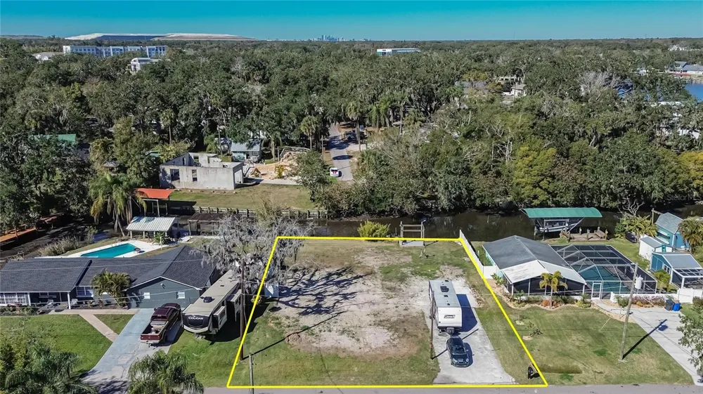 8615 PARKWAY CIRCLE Riverview, FL 33569