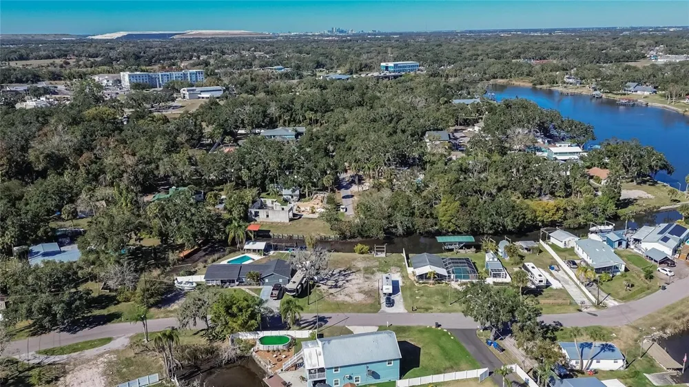 8615 PARKWAY CIRCLE Riverview, FL 33569