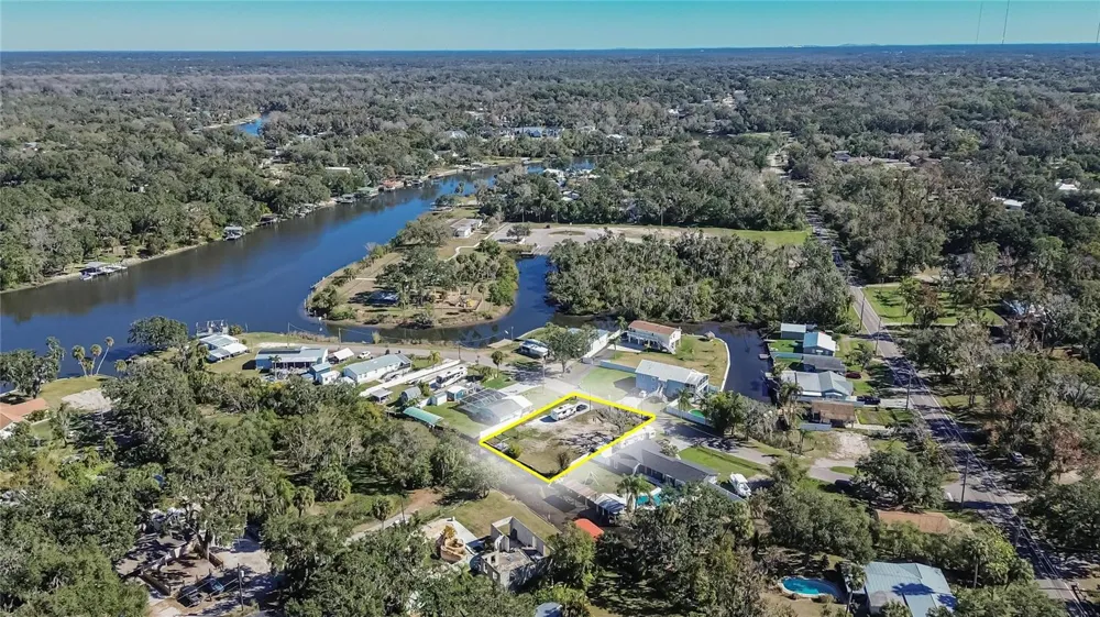 8615 PARKWAY CIRCLE Riverview, FL 33569