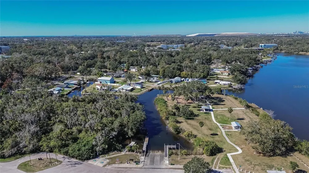 8615 PARKWAY CIRCLE Riverview, FL 33569