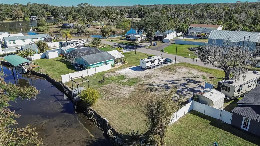 8615 PARKWAY CIRCLE Riverview, FL 33569