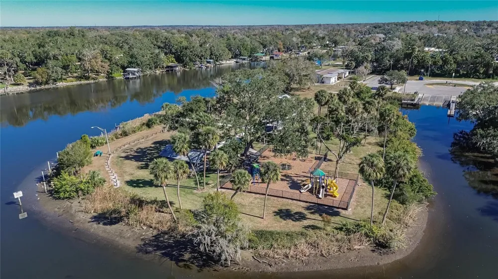 8615 PARKWAY CIRCLE Riverview, FL 33569
