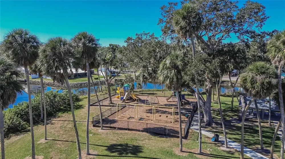 8615 PARKWAY CIRCLE Riverview, FL 33569
