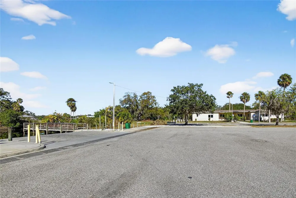8615 PARKWAY CIRCLE Riverview, FL 33569