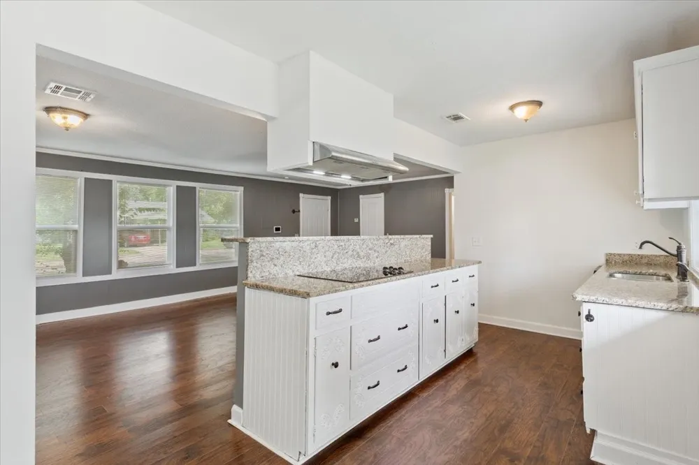 102 E Southland Avenue Marlin, TX 76661