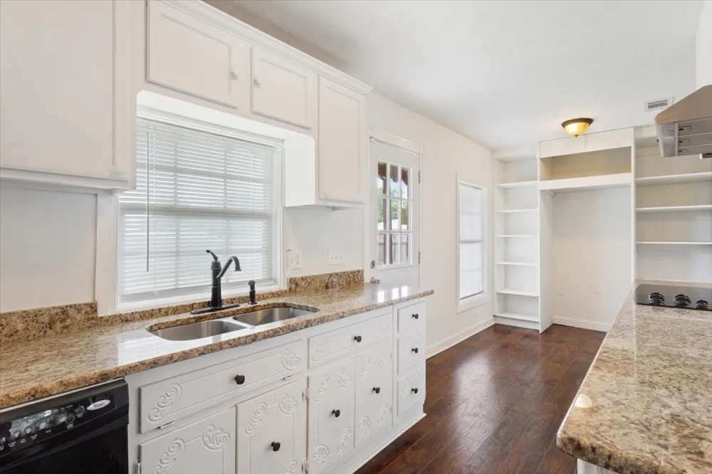 102 E Southland Avenue Marlin, TX 76661