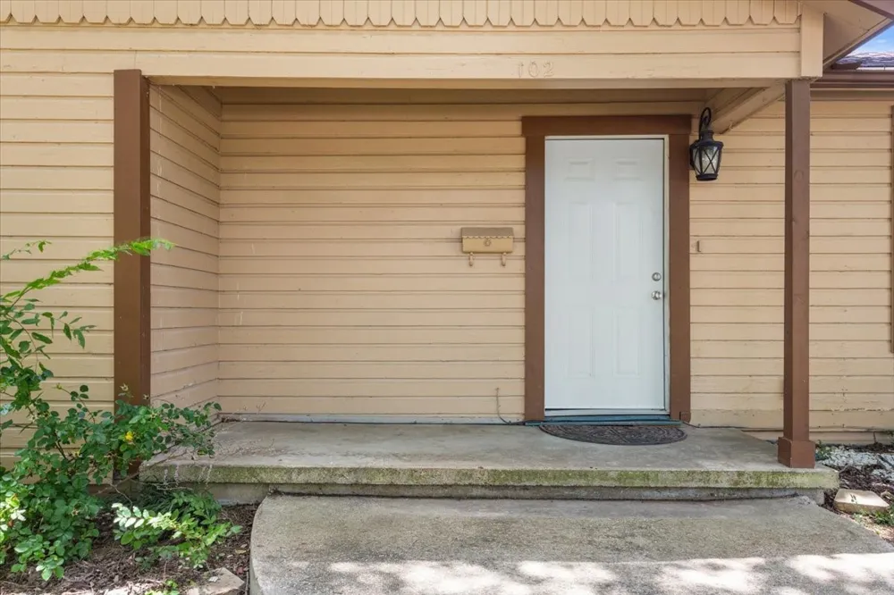 102 E Southland Avenue Marlin, TX 76661