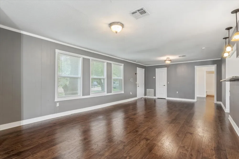102 E Southland Avenue Marlin, TX 76661