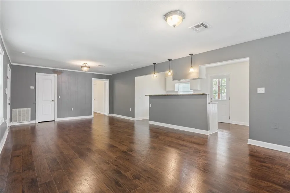 102 E Southland Avenue Marlin, TX 76661