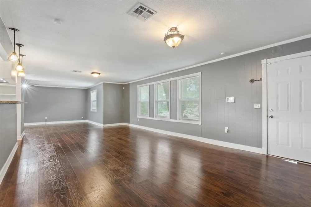 102 E Southland Avenue Marlin, TX 76661