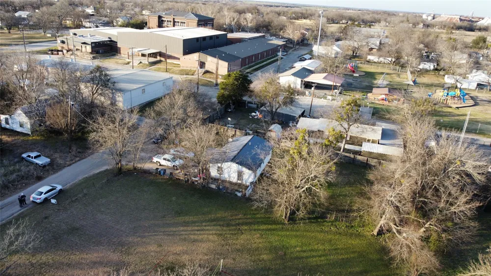 509 S San Antonio Street Wolfe City, TX 75496