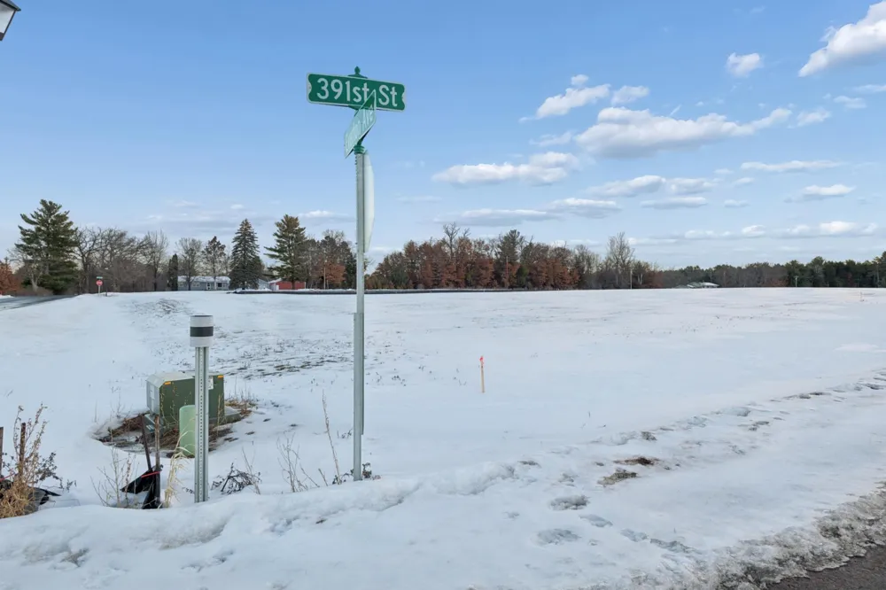 5128 391st Street North Branch, MN 55056
