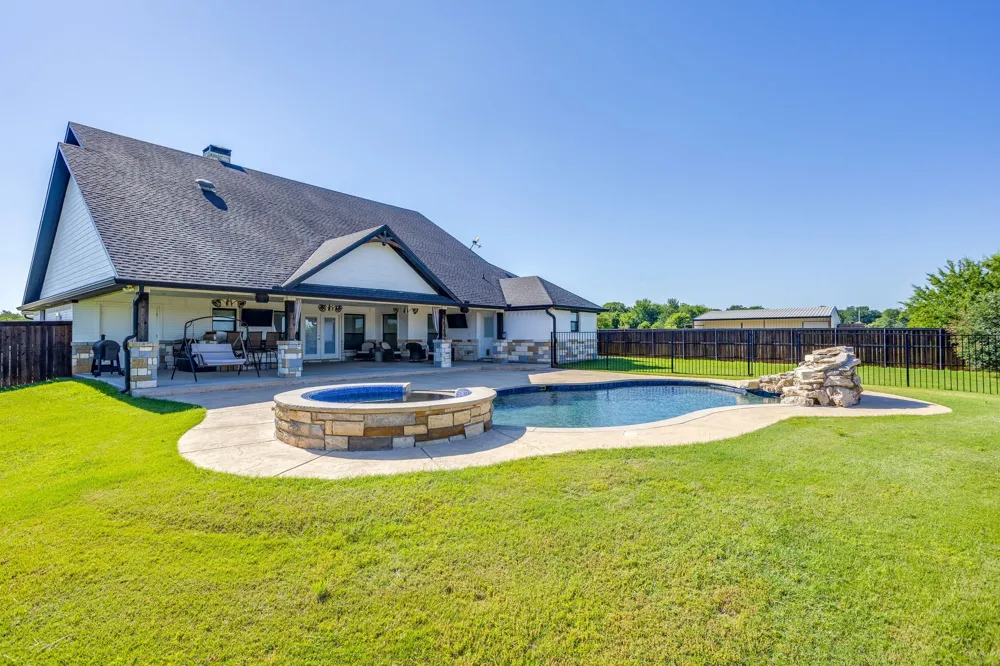 733 Fm 2652 Graham, TX 76450