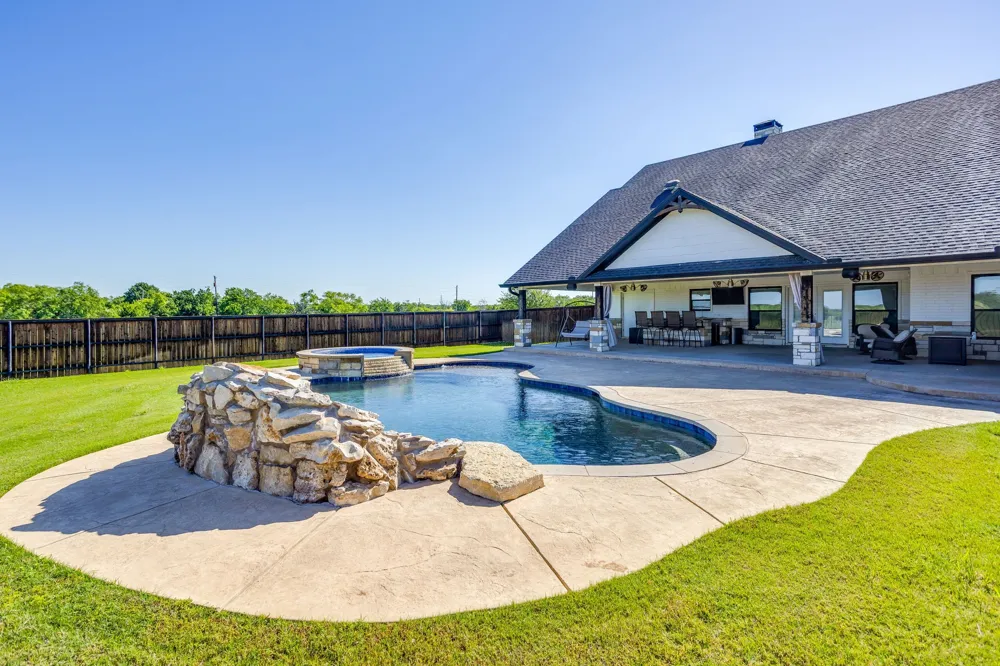 733 Fm 2652 Graham, TX 76450