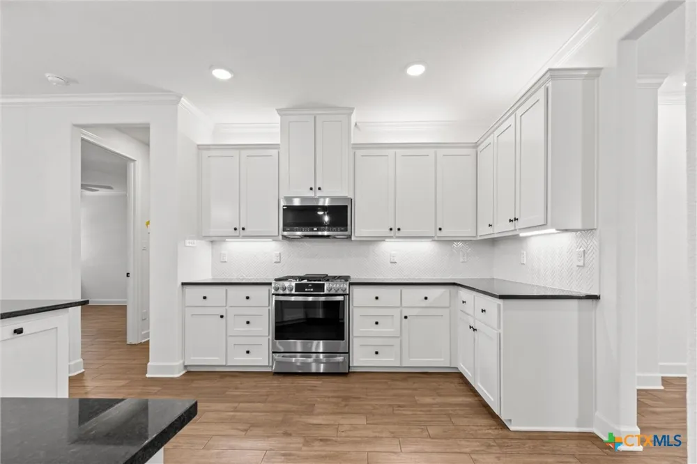 4113 Turning Leaf Drive Nolanville, TX 76559