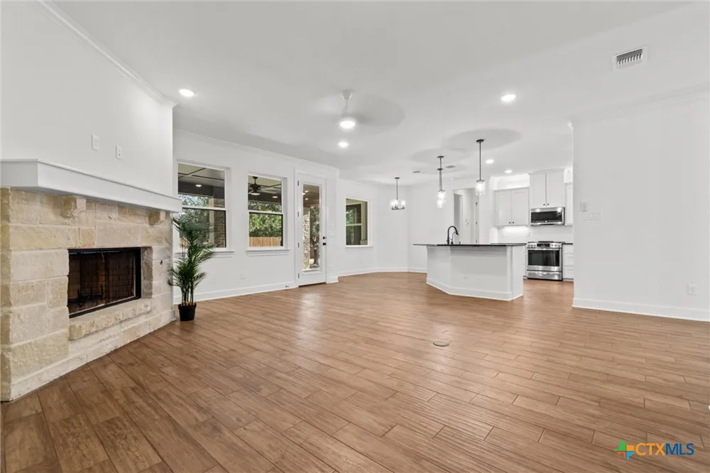 4113 Turning Leaf Drive Nolanville, TX 76559