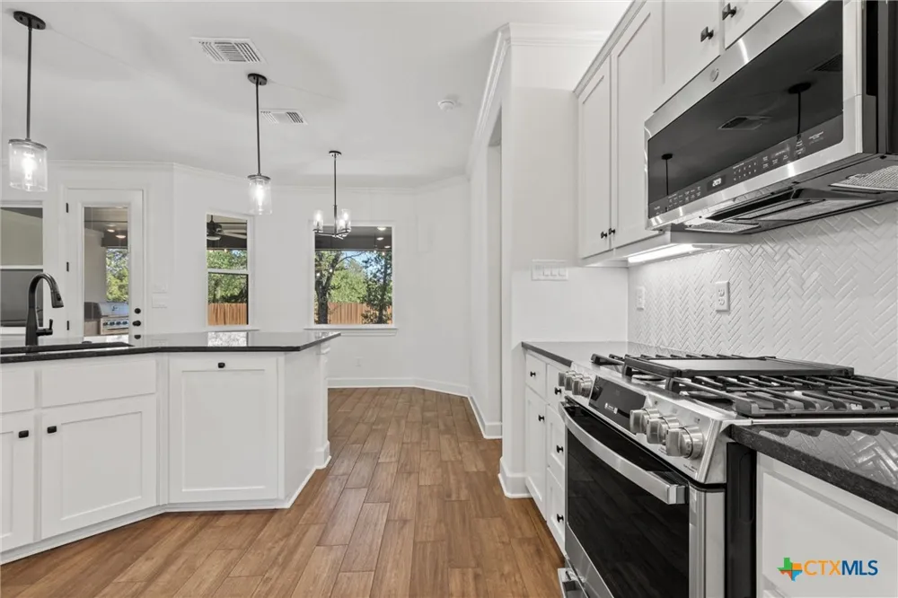 4113 Turning Leaf Drive Nolanville, TX 76559