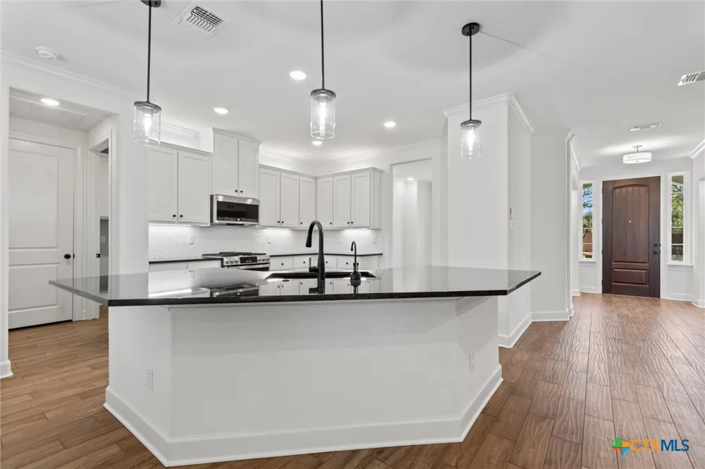 4113 Turning Leaf Drive Nolanville, TX 76559