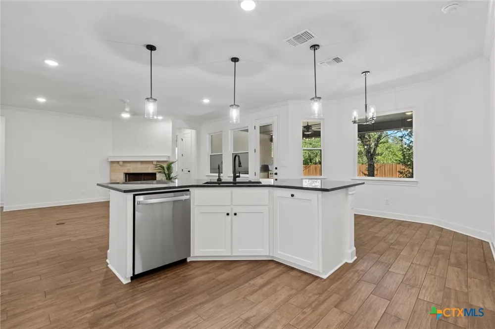 4113 Turning Leaf Drive Nolanville, TX 76559